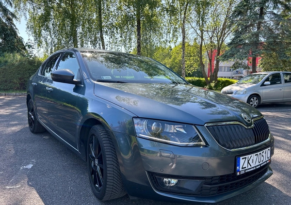 Skoda Octavia cena 44990 przebieg: 224000, rok produkcji 2016 z Koszalin małe 211